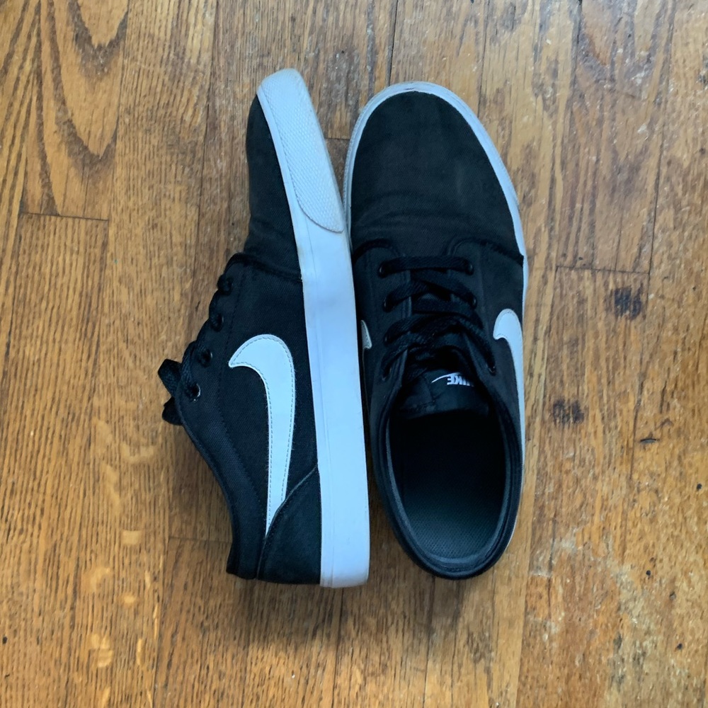 Nike skate shoes